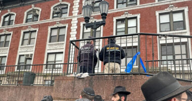 Car Repeatedly Slams into Chabad World Headquarters in Brooklyn