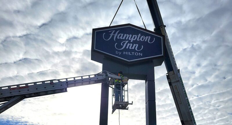 Crane removes Hampton Inn By Hilton sign from Minnesota hotel that allegedly denied service to DHS, ICE agents