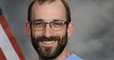 DHS cop who shot Alex Pretti won't be convicted, prosecutor suggests