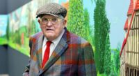 David Hockney says moving the Bayeux Tapestry to Britain is 'madness'
