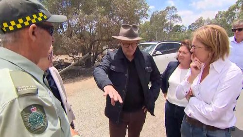 Anthony Albanese visited a bushfire-hit area in Victoria.