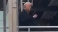 Donald Trump flips off, appears to swear at heckler