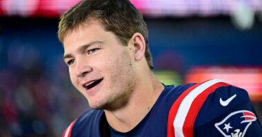 Celebrity Net Worth logo