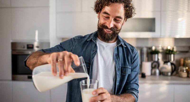 Experts issue warning against drinking popular milk alternative in the morning