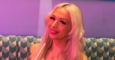 Female prison officer who was in relationships with 2 inmates jailed