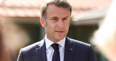 France reportedly planning to ban children under 15 from social media starting 2026