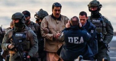 Captured Venezuelan leader Nicolás Maduro arrives at the Downtown Manhattan Heliport en route to a federal courthouse for an initial appearance in New York on Monday.