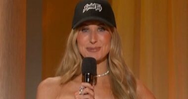 Golden Globes polarize fans with 'tepid' Rob Reiner tribute