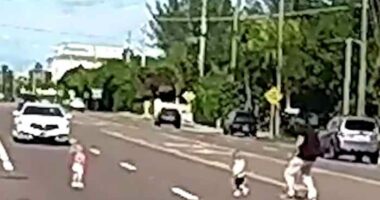 Good Samaritan saves toddlers found wandering around A1A in Brevard County