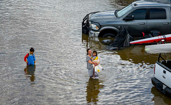 Heavy rain, high tides cause flooding along stretch of Northern California
