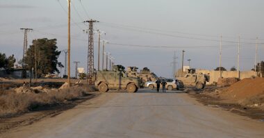 ISIS fighters break free from Syrian jail amid chaotic government handover