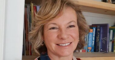 I'm a divorce coach, here are the signs your relationship is over