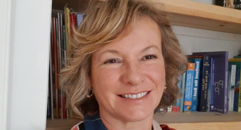 I'm a divorce coach, here are the signs your relationship is over