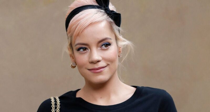 Celebrity Net Worth logo