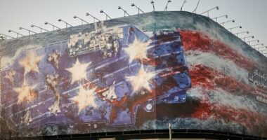 Iran issues warning to the US as protests death toll 'hits 33,000'