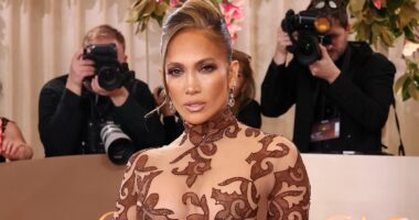 Jennifer Lopez's 'rude' Glambot moment explained by Cole Walliser
