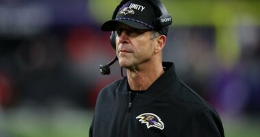 Celebrity Net Worth logo