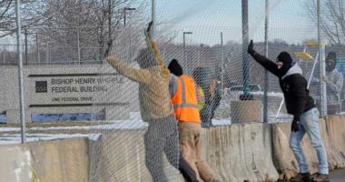 Judge is asked for emergency hearing after Congress members blocked from ICE facility in Minneapolis