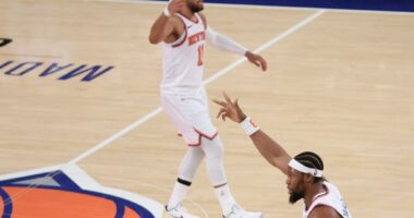 Knicks snap four-game losing streak behind more balanced attack vs. Clippers