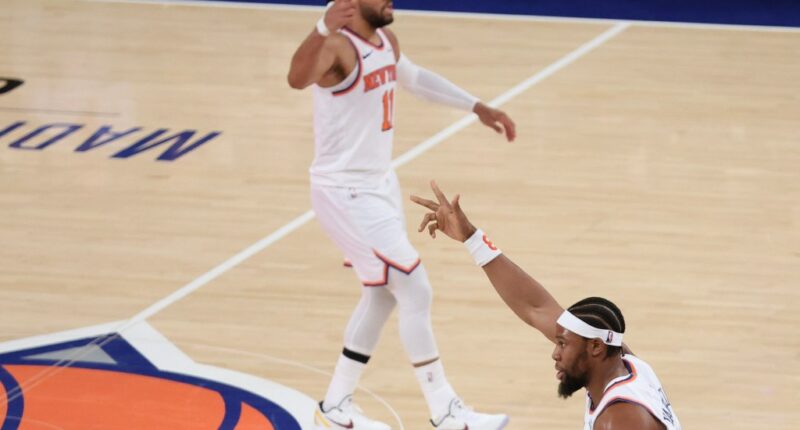 Knicks snap four-game losing streak behind more balanced attack vs. Clippers