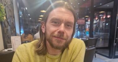 Man, 46, thought back pain was a pulled muscle but it was symptom of deadly pancreatic cancer: 'I have a year to live'