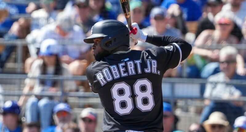 Mets acquire OF Luis Robert Jr. in trade with White Sox