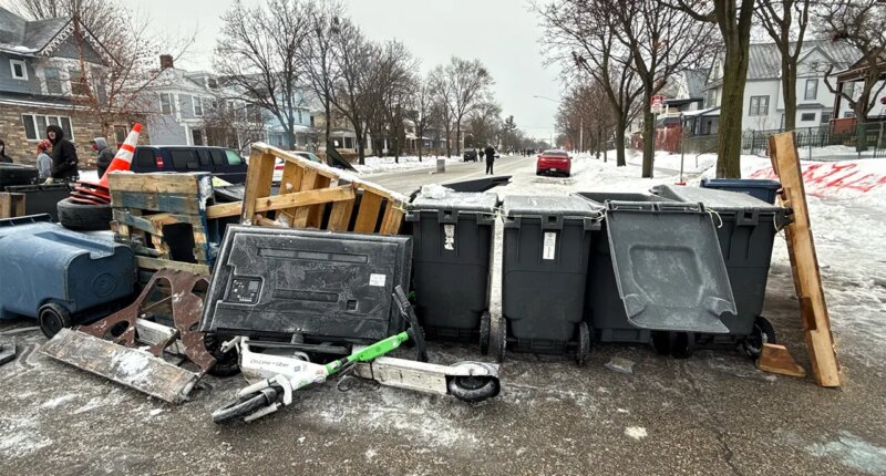 Minneapolis police nowhere to be found as agitators seize control of street after ICE shooting