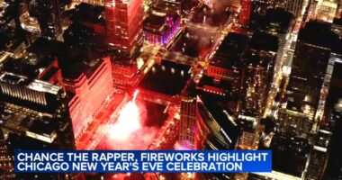 New Year's Eve: Thousands celebrate at 1st-ever Chicago 'New Year's Rockin' Eve' Ryan Seacrest' downtown