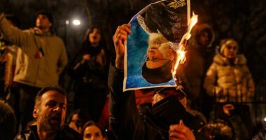 Opinion: Iran's rulers are tettering. Trump must give them a shove