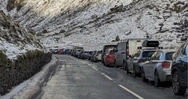 Police blast social Instagram tourists for their parking in Snowdonia
