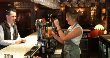 Pubs in Scotland want the same rates relief those in England will get