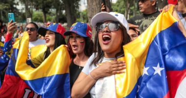SEE PICS: Venezuelans worldwide celebrate as exiles react to Maduro’s capture
