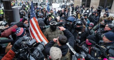 Seattle mayor promotes anti-ICE training as thousands mobilize in NYC