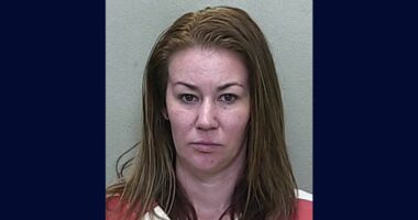 'Sliced his throat slowly': Girlfriend takes kitchen knife to boyfriend's neck, claims he did it to himself despite her bloody hands, cops say