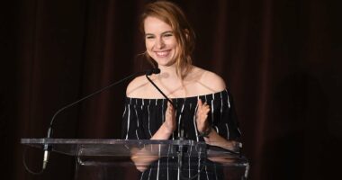 Celebrity Net Worth logo