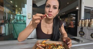 Spanian fans turn on YouTuber as his ex moves in on his territory