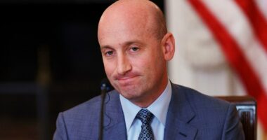 Stephen Miller makes dramatic U-turn on shooting of Alex Pretti