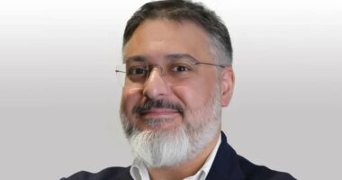 Surgeon botching operations harmed nearly 100 children, report finds