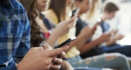Surprise findings on how social media affects kids' mental health
