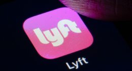 Sydney Sweeney's Euphoria co-star accuses driver of stealing package