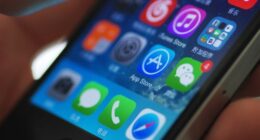 Telstra iPhone users having issues making calls, including to 000