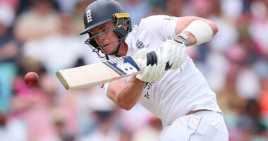 The Ashes LIVE: England star gets blasted for unbelievably bad shot: 'Worst dismissal in Ashes history'