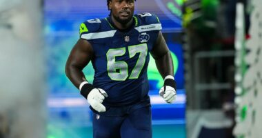 Celebrity Net Worth logo