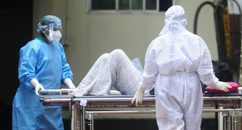 Top doctor issues an urgent warning to Australia amid virus outbreak