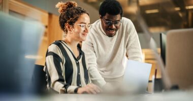 Topsy-Turvy Role Of AI Providing Therapy For Humans Experiencing AI Psychosis And Other AI-Induced Mental Health Issues