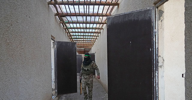 U.S. Officials Estimate 200 Islamic State Fighters Escaped from Syrian Prison