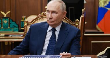 US freezes visas for 75 countries including Russia and Iran