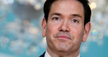 US suspending immigrant visa processing from 75 countries over public assistance