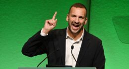 Under-22s should be able to take the bus for free, Green Party says