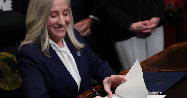 VA Gov. Spanberger Guts Rule Requiring Cops to Cooperate with ICE